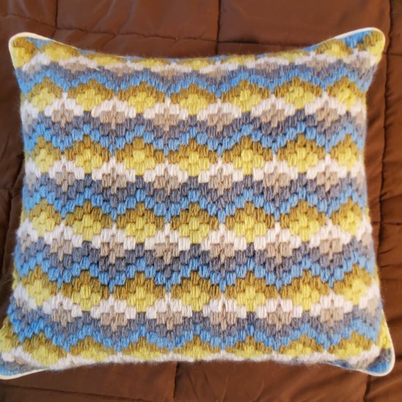 Set of 2 Throw Pillows - Picture 5 of 6